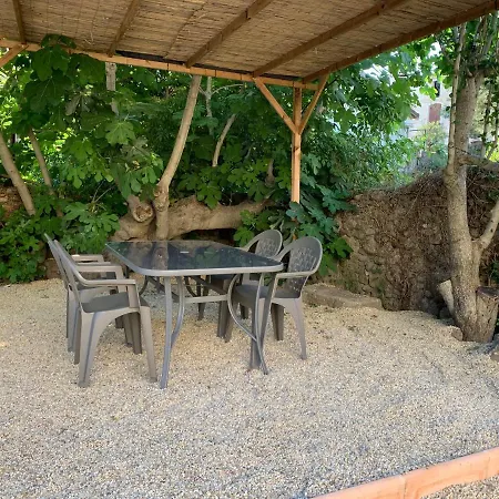 F1 Spacieux Apartman Hérépian